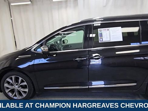 Used 2020 Chrysler Pacifica Limited w/ Tire & Wheel Group image 6