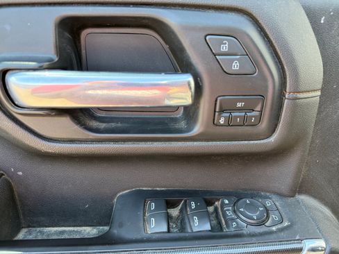 Used 2023 GMC Sierra 3500 AT4 w/ AT4 Preferred Package AWD/4WD image 24