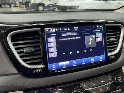 Used 2024 Chrysler Pacifica Touring-L image 23