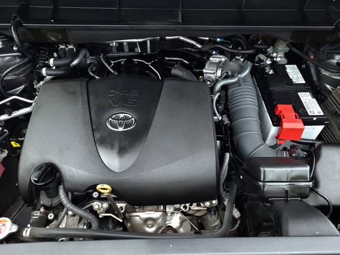 Certified 2022 Toyota Highlander LE image 27