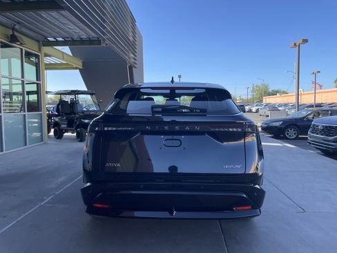 Used 2024 Nissan Ariya FWD image 10