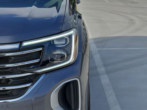 Used 2025 Volkswagen Atlas SE FWD image 10