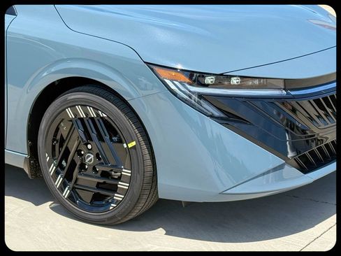 New 2026 Nissan Sentra SR FWD image 7