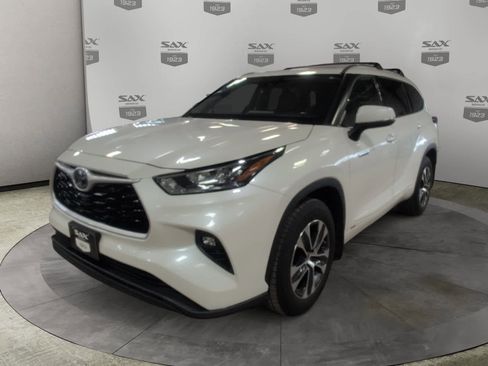 Used 2020 Toyota Highlander XLE image 7
