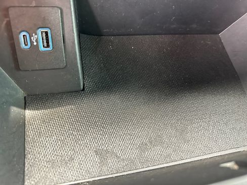 Used 2023 Ford F150 Lariat AWD/4WD image 19