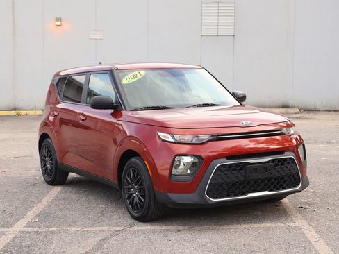 Certified 2021 Kia Soul LX FWD image 1