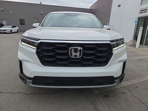 Used 2025 Honda Pilot EX-L image 3