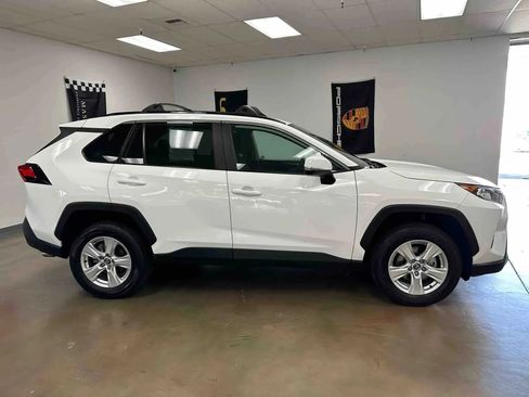 Used 2020 Toyota RAV4 XLE w/ XLE Grade Weather Package FWD image 20