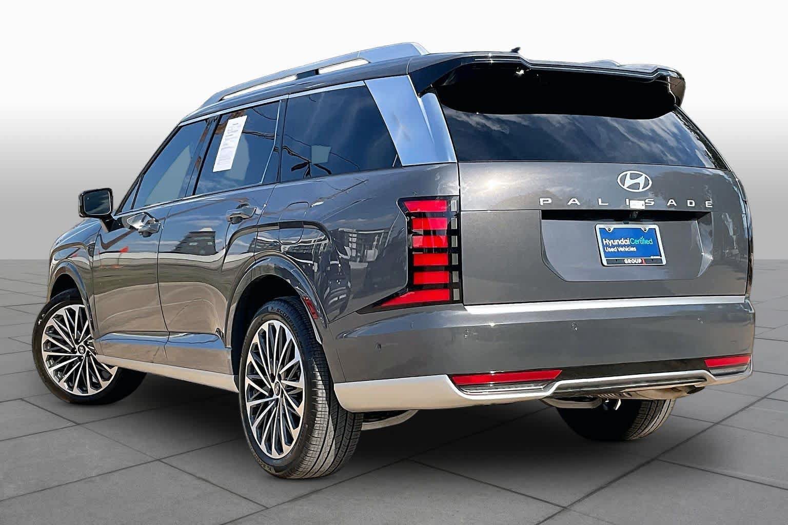 Certified 2026 Hyundai Palisade Calligraphy FWD image 12
