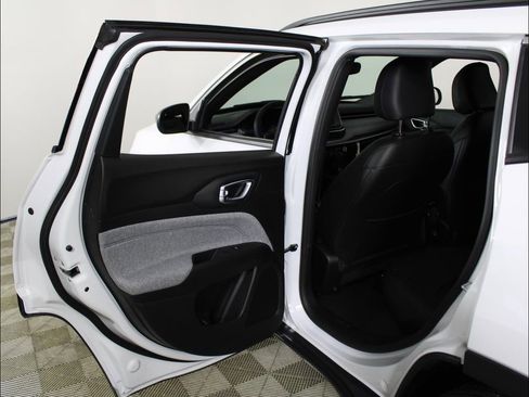 New 2025 Jeep Compass Latitude image 26