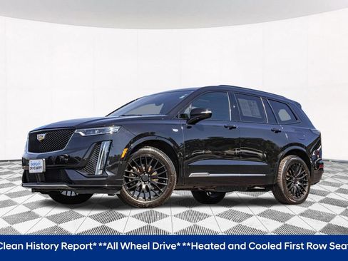 Used 2020 Cadillac XT6 Sport w/ Platinum Package AWD/4WD image 2