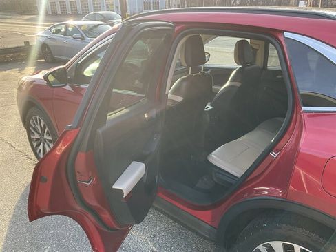 Used 2020 Ford Escape Titanium AWD/4WD image 14
