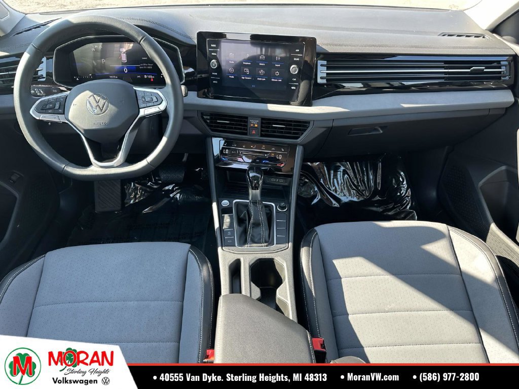 Used 2026 Volkswagen Jetta SE FWD image 11