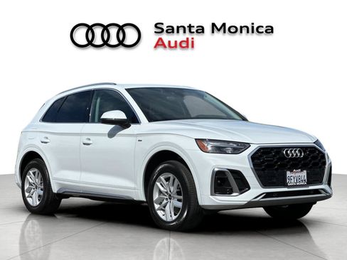 Used 2023 Audi Q5 2.0T Premium w/ Convenience Package image 9