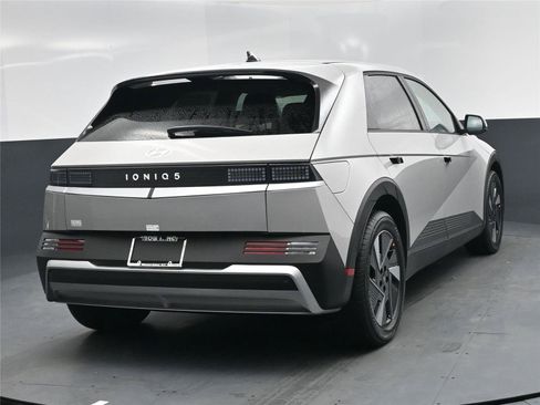 New 2026 Hyundai Ioniq 5 SE image 10