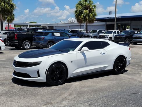Used 2019 Chevrolet Camaro LT RWD image 8