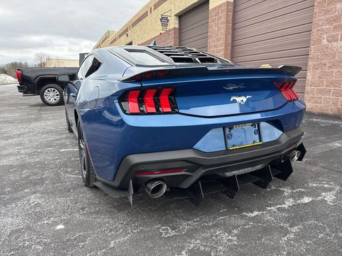 Used 2024 Ford Mustang Coupe image 19