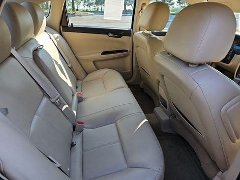 Used 2011 Chevrolet Impala LT w/ Luxury Edition Package FWD image 15