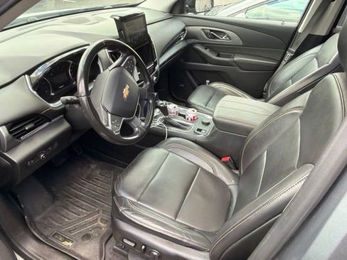 Used 2019 Chevrolet Traverse LT w/ LT Premium Package AWD/4WD image 18