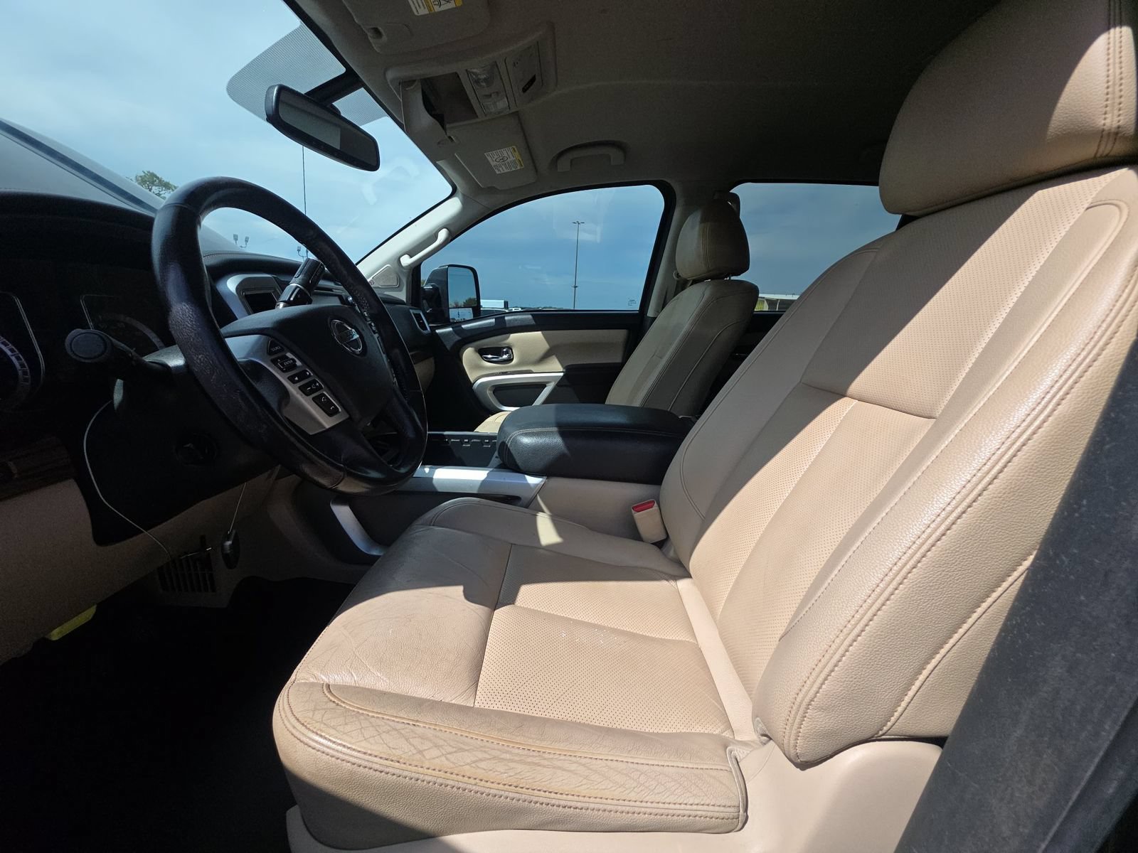 Used 2018 Nissan Titan SL w/ Texas Titan Edition AWD/4WD image 7