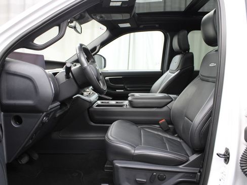 Used 2025 Ford Expedition Max Platinum w/ Stealth Appearance Package AWD/4WD image 12