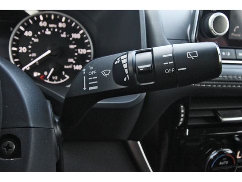 Used 2023 Nissan Rogue SV FWD image 18