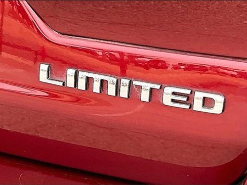 Used 2023 Jeep Grand Cherokee Limited image 8