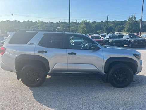 Used 2025 Toyota 4Runner TRD Off-Road Premium w/ Tow Technology Package AWD/4WD image 4