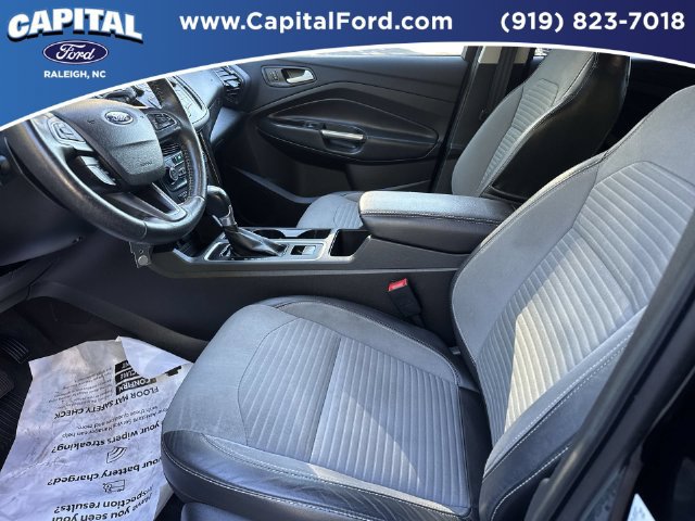 Used 2017 Ford Escape SE w/ SE Sport Appearance Package FWD image 19