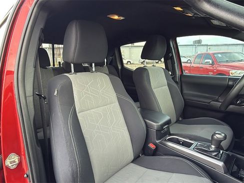 Used 2021 Toyota Tacoma TRD Off-Road image 34