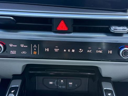 Used 2025 Kia Sorento SX Prestige image 31