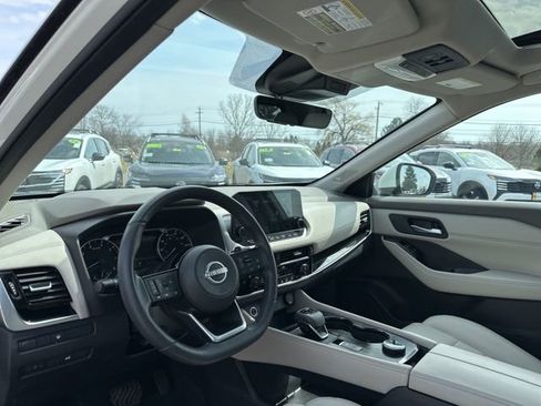 Used 2023 Nissan Rogue SL w/ SL Premium Package image 23