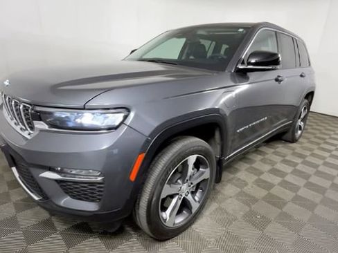 Used 2023 Jeep Grand Cherokee 4WD 4xe w/ MOPAR Finishing Package image 10