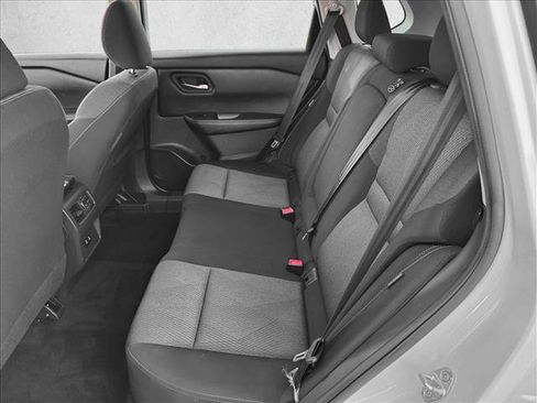 Used 2024 Nissan Rogue SV image 15