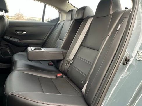 Used 2025 Nissan Sentra SR w/ SR Premium Package image 20