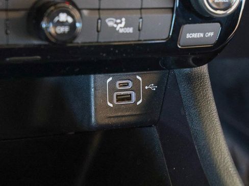 Used 2022 Jeep Compass Latitude image 19