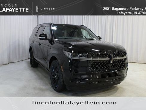 New 2026 Lincoln Navigator Reserve w/ Jet Appearance Package AWD/4WD image 1