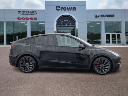 Used 2022 Tesla Model Y Performance image 7