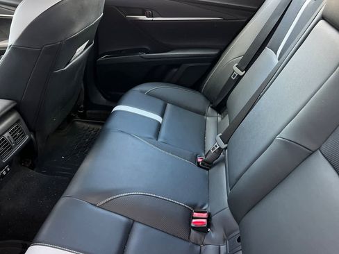 Used 2025 Toyota Camry SE image 5