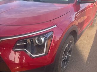 Used 2023 Kia Niro EX video 1
