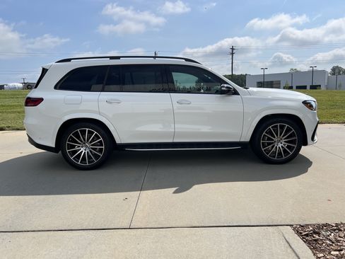 New 2026 Mercedes-Benz GLS 580 4MATIC image 10