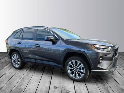 Used 2023 Toyota RAV4 XLE Premium FWD image 7