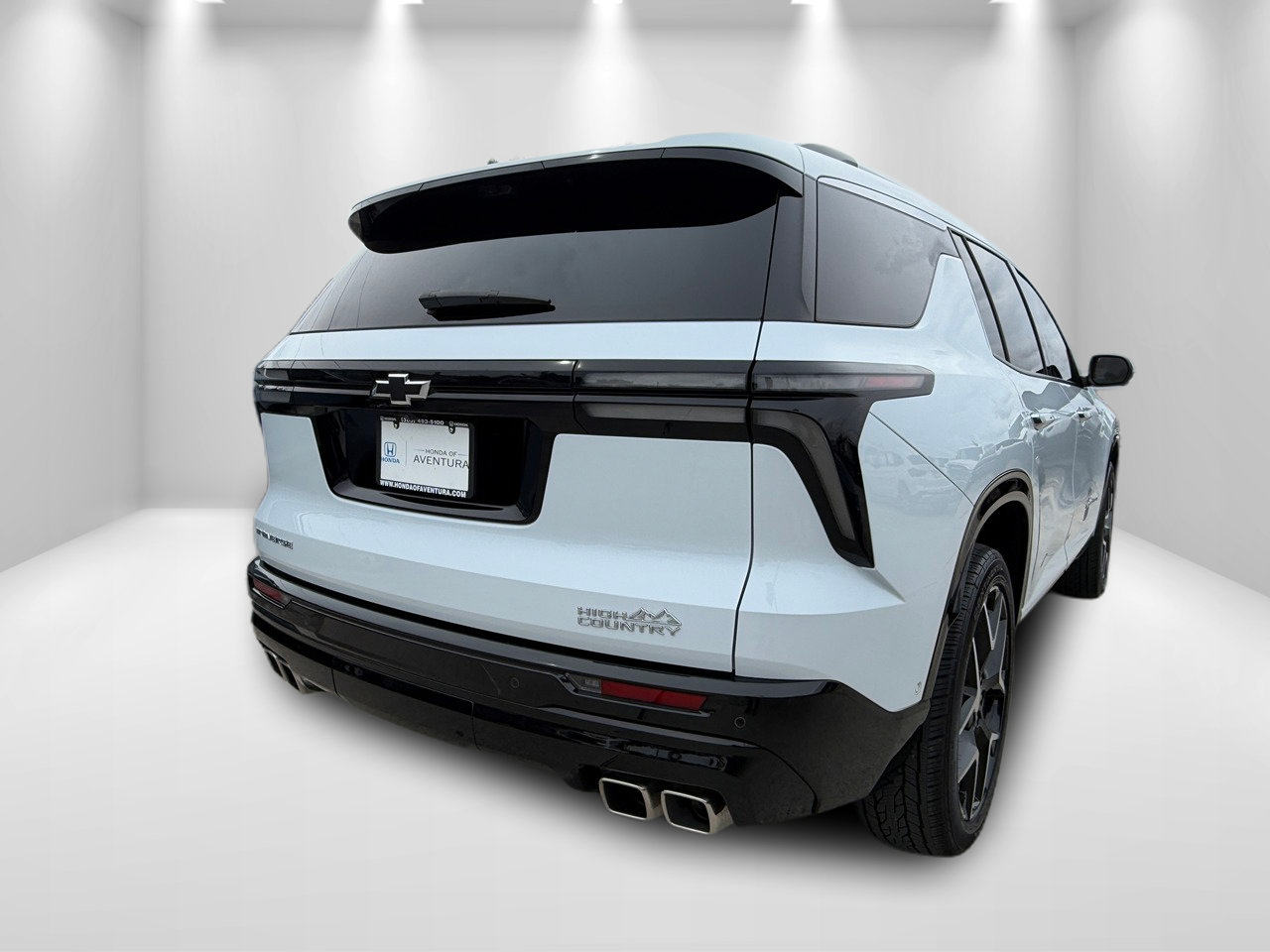 Used 2026 Chevrolet Traverse High Country FWD image 7