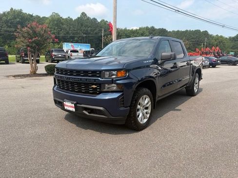 Used 2020 Chevrolet Silverado 1500 Custom w/ Custom Value Package AWD/4WD image 7