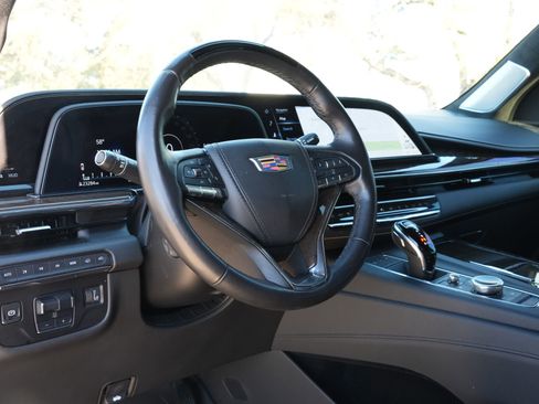 Used 2024 Cadillac Escalade Sport Platinum w/ LPO, ONYX Package image 17