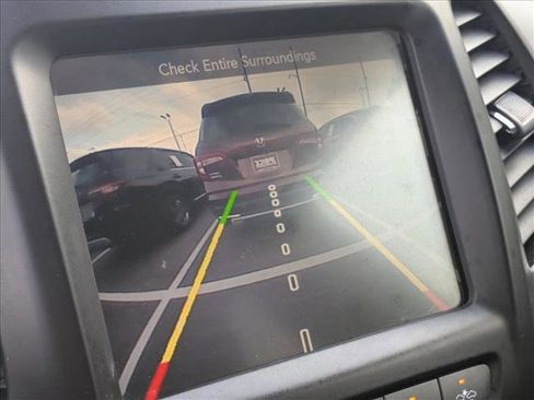 Used 2016 Jeep Cherokee Overland w/ Technology Group image 13