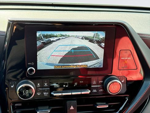 Used 2023 Toyota Highlander XSE AWD/4WD image 23