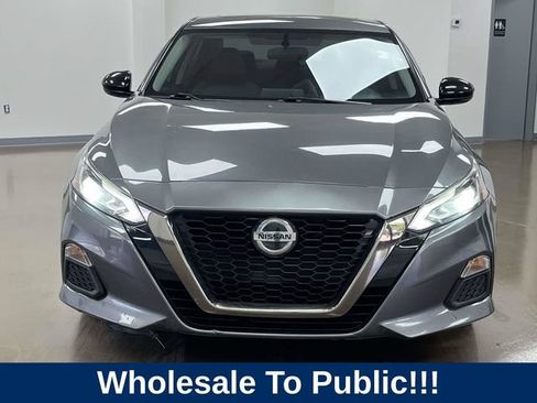 Used 2019 Nissan Altima 2.5 SR w/ SR Premium Package FWD image 2