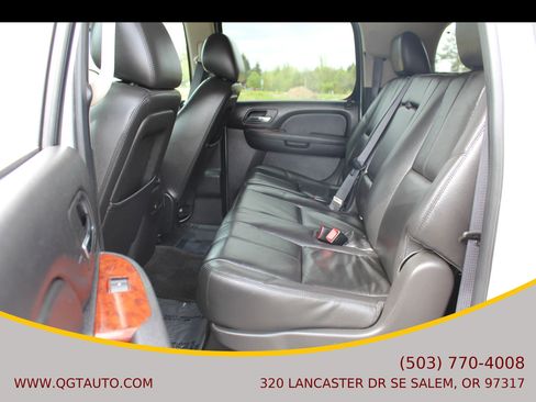 Used 2011 Chevrolet Suburban LT AWD/4WD image 13