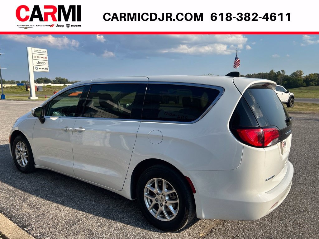 Used 2023 Chrysler Voyager LX FWD image 4